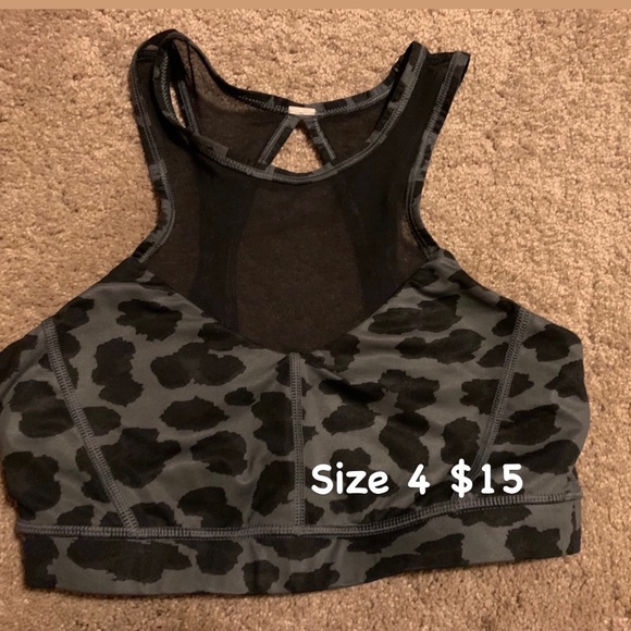 Size 4 lululemon sports bra - Picture 1 of 3